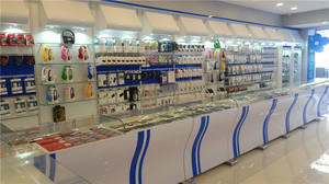 Agencement Intérieur de Boutique de Téléphonie Mobile et Vitrine en Bois pour Centre Commercial - Product Image 4