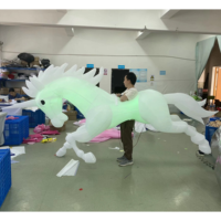 Costume gonflable LED de licorne marchante pour défilé, tenue de mascotte animale gonflable pour spectacle sur scène