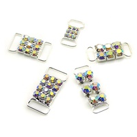 Vente en gros de petites et moyennes boucles en métal cristal strass anneaux de connecteur type anneau matériel