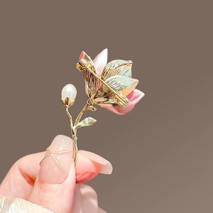 Bros Bunga Magnolia Gaya Cina Retro Berlapis Emas dengan Kristal & Rhinestone Aksesori Pernikahan Hanfu - Product Image 4