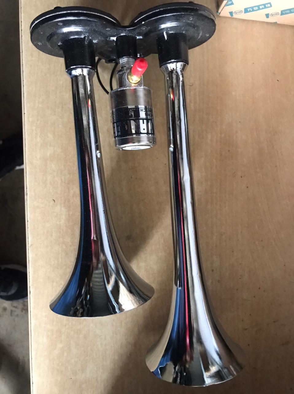 Yankee Horn 12v and 24v - Powerful Vehicle Speaker System Yankee Horn 12v and 24v - Powerful Vehicle Speaker System