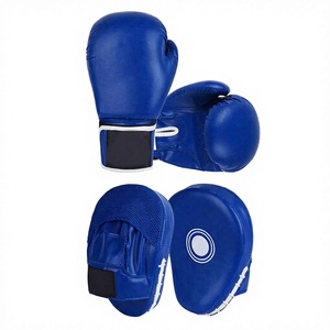 Gants de boxe personnalisés fabriqués au Pakistan, en cuir PU, absorbant les chocs, antidérapants, avec logo/couleurs personnalisés pour le kickboxing et le Muay Thai - Product Image 1