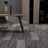 25*100 Rechteckiger Moderner PP-Teppich mit Bitumen-Rücken, PET-freundlich, Schallabsorbierend, Schlingenflor, Linienmuster für Gewerbliche Büros