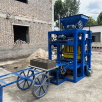 Machine à fabriquer des briques de ciment semi-automatique multifonctionnelle 4-26, robuste, durable et facile à utiliser, très vendue