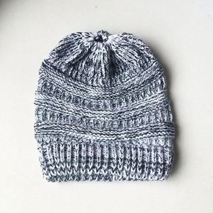 Gorro de Punto Elástico Suave y Cálido de Diseño de Lujo con Logotipo Personalizado, Gorro de Moda a Bajo Precio para Regalos Promocionales - Product Image 3