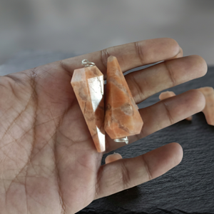 Péndulo de Piedra Lunar Melocotón Natural, Péndulo de Cristal para Radiestesia, Piedra Pulida para Sanación, Meditación Espiritual y Herramienta de Adivinación - Product Image 1