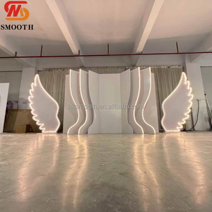 ซุ้มแต่งงานอะคริลิคแบบเรียบหรู ขนาด 8-9 ฟุต สีขาว สไตล์โมเดิร์น ถอดประกอบได้ พร้อมไฟตกแต่งและปีกประดับ - Product Image 3