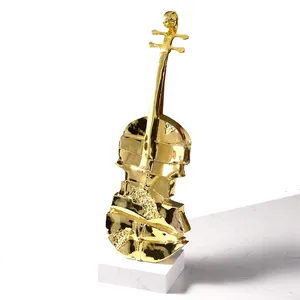 Hiện đại sang trọng sợi thủy tinh nhựa Violin Guitar trang trí nội thất bài viết trừu tượng Electroplated nhựa điêu khắc cho khách sạn trang trí sàn