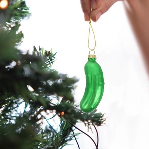 Yuyang <b>Christmas</b> Ornament Glass Bauble Supplier Hand Blown New Pickle Xmas <b>Tree</b> Hanging Ornaments Green Cucumber Craft - Product Image 4