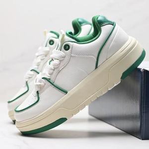 Chaussures de créateur haut de gamme Chaussures de sport décontractées pour hommes en maille respirante à lacets Chaussures en toile antidérapantes et anti-odeurs - Product Image 1