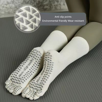 Chaussettes de yoga antidérapantes, chaussettes de Pilates antidérapantes professionnelles à cinq doigts, chaussettes de sport de yoga mi-tube, chaussettes de fitness absorbant la transpiration