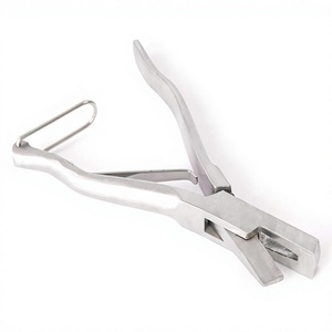 Pince à marquer les oreilles de chèvre en acier inoxydable, double forme en V, outil d'identification du bétail, équipement vétérinaire réutilisable - Product Image 1