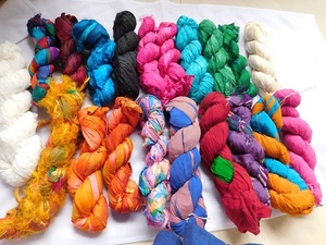 Rubans en soie de sari multicolores brodés et perlés pour le tricot à la main, la broderie, les projets d'artisanat, la fibre de fil - Product Image 6