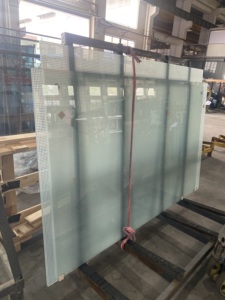Verre givré à motifs de points de haute qualité, semi-transparent, feuille décorative trempée pour paroi de douche - Product Image 2