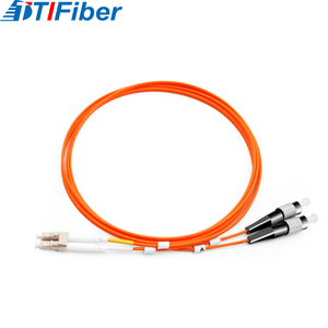 Câble de raccordement en <span class=keywords><strong>fibre</strong></span> <span class=keywords><strong>optique</strong></span> duplex OM2 50/125µm de <span class=keywords><strong>5m</strong></span>, orange, LC UPC vers FC UPC, pour la télécommunication - Product Image 2