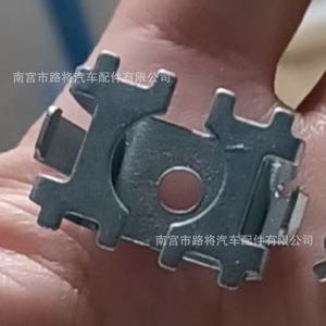 Anillo de Retención Metálico Automotriz, Tuerca de Empuje, Hierro Galvanizado en Zinc, Métrico, de Uso General - Product Image 2