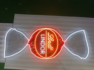 Insegna al Neon a Forma di Cuore Personalizzabile OneRed per Matrimoni, Consegna Rapida, Vendita all'Ingrosso - Product Image 3