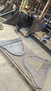 Cucharón para Roca <span class=keywords><strong>Hitachi</strong></span> 330 de 1.8 Metros Cúbicos: un Cucharón de Excavadora de Alta Calidad para Maquinaria Pesada e Ingeniería de Construcción. - Product Image 2