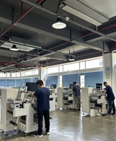 Máquina de Corte de Etiquetas Automática VOREY AuraCut M4, 4 Cabezales de Corte, Laminación, Corte Longitudinal, Cortadora Digital