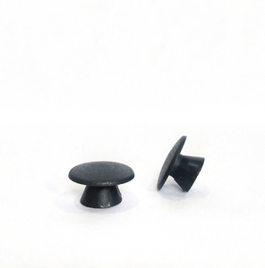 Scarpe con fori conici in plastica da 10mm accessori decorativi con bottone in plastica a forma di ciabatte con bottone - Product Image 1