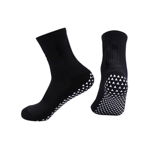 Calcetines Deportivos de Compresión Alta Antideslizantes Ecológicos Negros Unisex para Hombre al por Mayor con Logotipo Antideslizante - Product Image 2