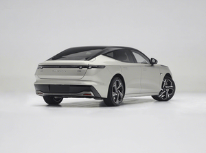 Nuevo Auto Lynk & Co Z10 Modelo 2024, 95kWh, 702km Ultra, Sedán de 5 Plazas, Vehículo Eléctrico Puro, R21, Volante a la Izquierda, Básico - Product Image 2