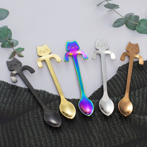 ملعقة شاي من الفولاذ المقاوم للصدأ 304 بتصميم قطة لطيفة معلقة على شكل كوب قهوة أو ايس كريم ذهبية للبيع بالجملة - Product Image 4