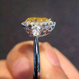 Anello dal design a forma di pera gialla, elegante anello da dito per donna - Product Image 6
