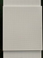 Panneau de plafond en aluminium perforé blanc de 1 mm d'épaisseur pour décoration intérieure moderne, panneau en aluminium perforé