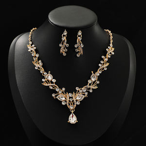 Sıcak satış kadın altın kaplama gelin <span class=keywords><strong>Lai</strong></span> aksesuarları Set balo elbise yapımı için Insnestone kristal kolye küpe alaşım - Product Image 3