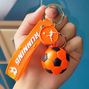 Porte-clés mignon en forme de ballon de football, mini pendentif de dessin animé, mousqueton, cadeau promotionnel écologique pour club de football - Product Image 2