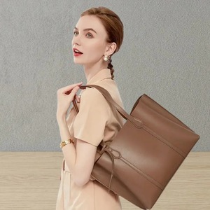 Sac à bandoulière en cuir pour femme, best-seller, idéal pour le bureau, les voyages et l'usage quotidien, disponible au prix export. - Product Image 5