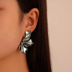 Rokcoinp Hepatriches Orecchini a clip in oro bianco Gioielli alla moda unisex alla moda in lega placcata E3816 - Product Image 5