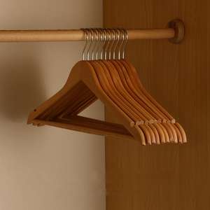 Percha de <span class=keywords><strong>madera</strong></span> duradera ecológica de bajo MOQ con ganchos de Metal para armario <span class=keywords><strong>individual</strong></span>/doble y uso en tienda de ropa - Product Image 4