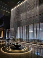 Rideau d'eau linéaire à LED de forme ronde décorative pour hôtel intérieur de conception libre Corde en acier inoxydable pour jardin Produits en pierre