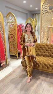 Traje indio de diseño moderno de alta calidad para fiesta y boda Traje de nairacut de mujer de India para exportación a precios al por mayor - Product Image 4