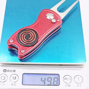 Vente à chaud Outil de réparation de mottes de golf en métal de luxe personnalisé Switchblade Pitchfork <span class=keywords><strong>Gazon</strong></span> en alliage de zinc Vente à chaud en alliage de zinc - Product Image 5