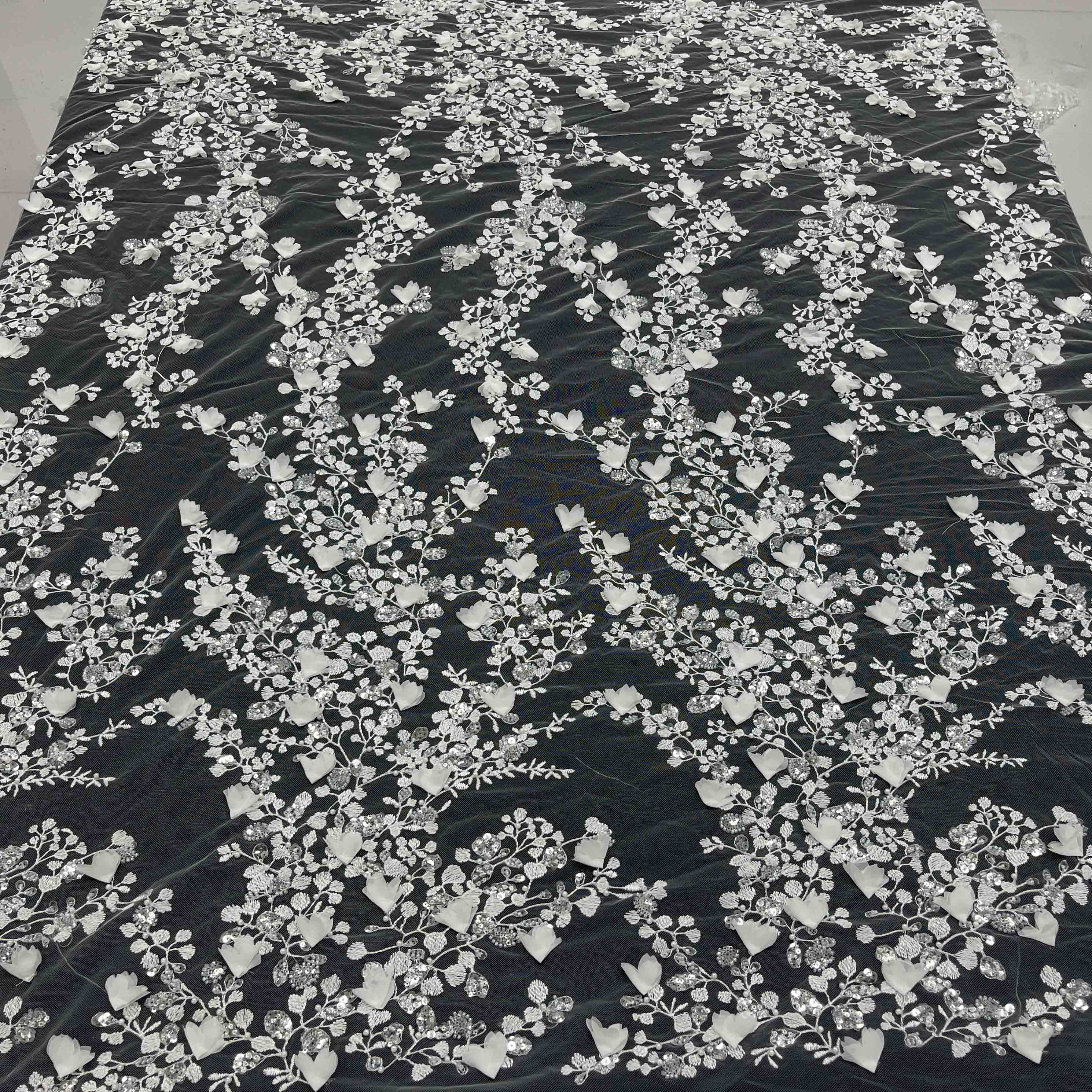 Exquisito tela de bordado de girasol para vestir