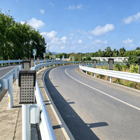 Feu de signalisation de brouillard synchrone GPS solaire, visibilité 1000m, lampe LED anti-brouillard IP66 pour la sécurité routière sur les garde-corps de l'autoroute