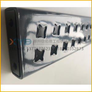 Pédales d'escalier en fer d'origine pour cabine de niveleuse XCMG GR2403/2003/2153/1805 - Product Image 2