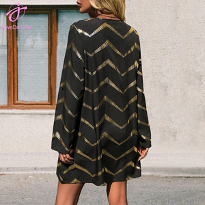 Abito Loveda da Donna all'Ingrosso, Moda Casual, <span class=keywords><strong>Nero</strong></span> con Strisce Dorate, <span class=keywords><strong>Maniche</strong></span> <span class=keywords><strong>Lunghe</strong></span>, Scollo <span class=keywords><strong>a</strong></span> V con Cerniera - Product Image 2