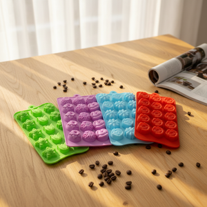 Ensemble de moules en silicone en forme de fleur à 15 cavités pour la décoration de biscuits, de glaces et de gâteaux, et la fabrication de blocs de cire - Product Image 4