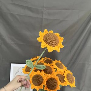 Flor de Girasol Tejida a Mano con Ganchillo, Decoración para el Hogar, Oficina o Auto, Accesorios para Ramos de Flores de Ganchillo - Product Image 3
