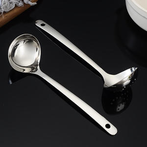 Ensemble de 2 louches à soupe en acier inoxydable 316, ustensiles de cuisine épaissis pour service de fondue et de bouillie, compatibles lave-vaisselle - Product Image 1