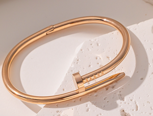 Braccialetto per unghie in acciaio inossidabile a tre colori alla moda e unico bracciale per unghie - Product Image 4