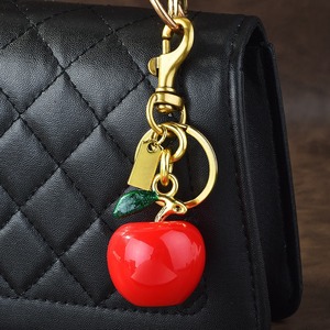 Llavero con Colgante <span class=keywords><strong>de</strong></span> Cereza <span class=keywords><strong>de</strong></span> Alta Calidad y Diseño Exquisito, Decoración para Bolsos <span class=keywords><strong>de</strong></span> Mano y Bolsos <span class=keywords><strong>de</strong></span> Hombro, Accesorio <span class=keywords><strong>de</strong></span> Alta Gama para Bolsos - Product Image 4