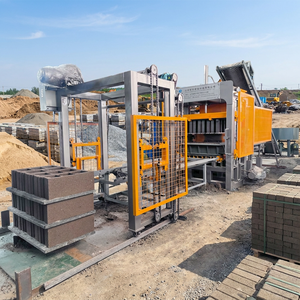 Machine de fabrication de blocs de béton entièrement automatique professionnelle QT4-15E avec PLC Siemens, haute capacité, pour la construction africaine - Product Image 1