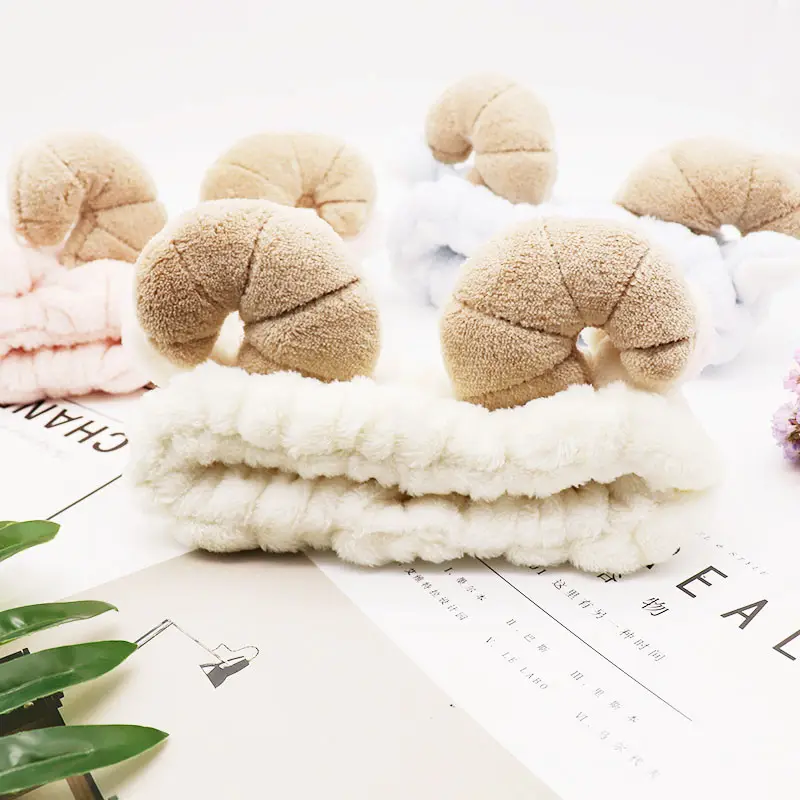 Diadema de felpa para lavado de cara para niña y mujer, diadema de lana Coral con cuerno de oveja Animal de alta calidad, Spa, maquillaje