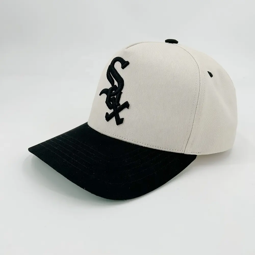 Benutzer definierte hochwertige 5 Panel A Frame Style Baumwolle Baseball Cap mit 3D Raised Stickerei Logo zweifarbige Hüte