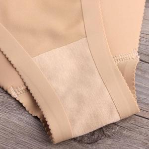 Braguitas de bikini sin costuras con efecto levantacola, de cintura baja, con tirantes finos, invisibles, con relleno, para piel oscura - Product Image 4
